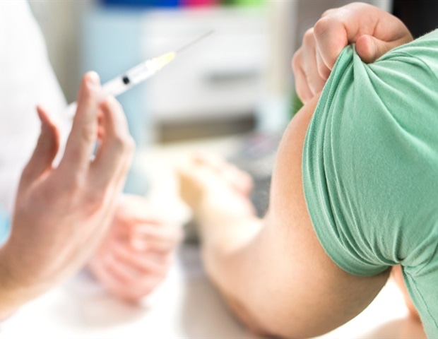 Persuading people to get vaccinated may intensify social polarization