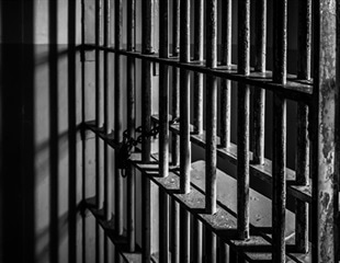 Study examines COVID vaccination in California state prisons