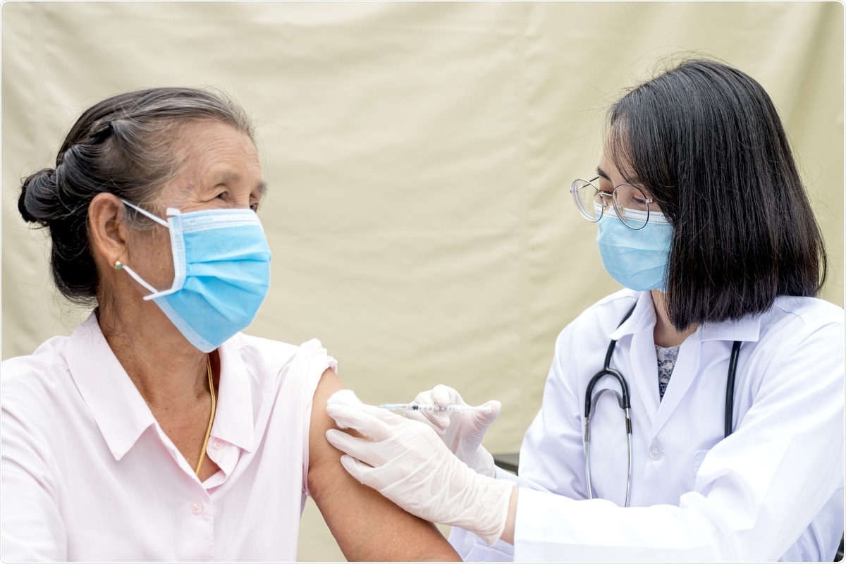 Study: Neutralising antibody activity against SARS-CoV-2 variants, including Omicron, in an elderly cohort vaccinated with BNT162b2. Image Credit: Inthon Maitrisamphan / Shutterstock.com