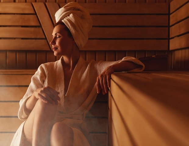 Cold Plunge vs Sauna Benefits: How Men and Women Respond Differently