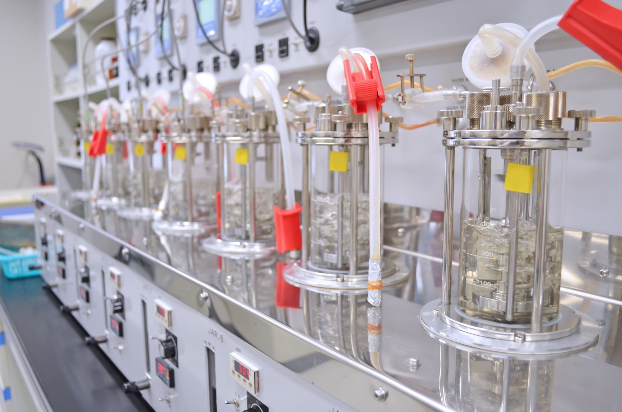 Laboratory bioreactors used for bioprocess monitoring.
