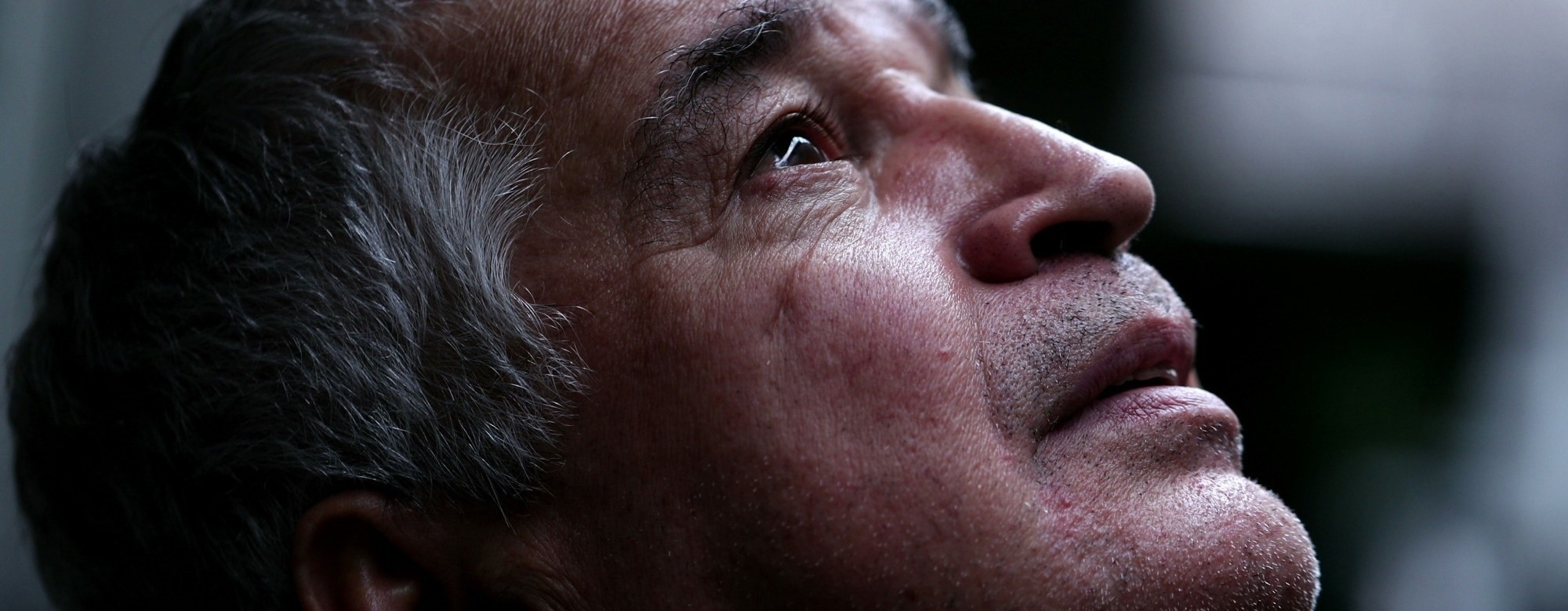 Moments of awe show measurable links to reduced loneliness in daily life