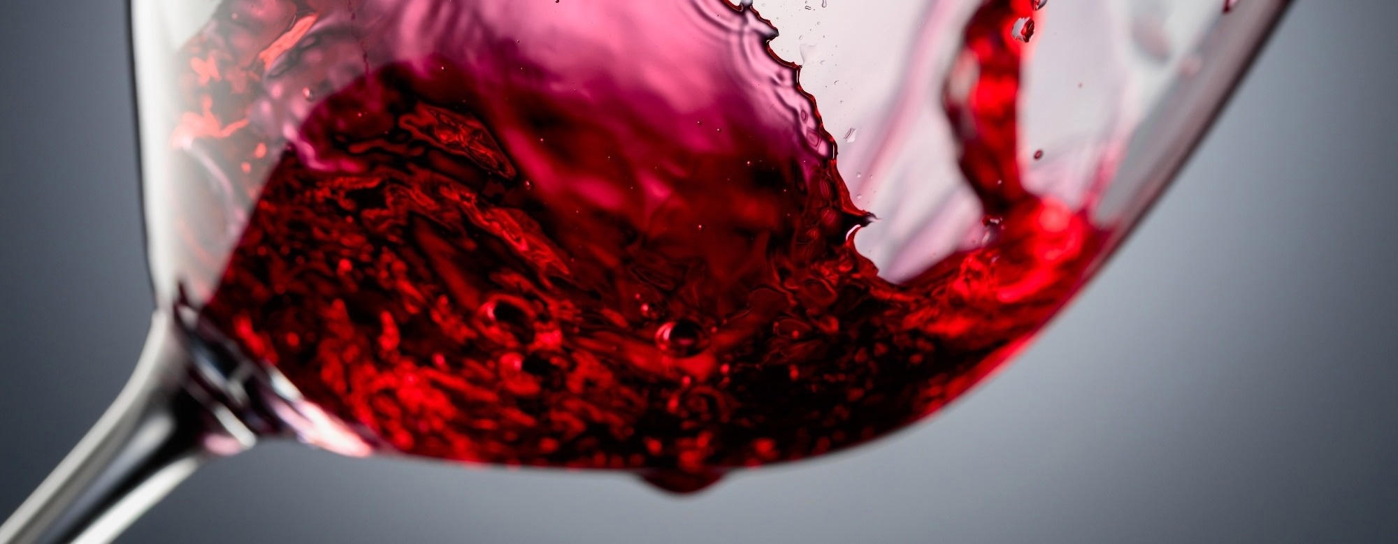 Moderate wine intake tied to slower biological aging in men