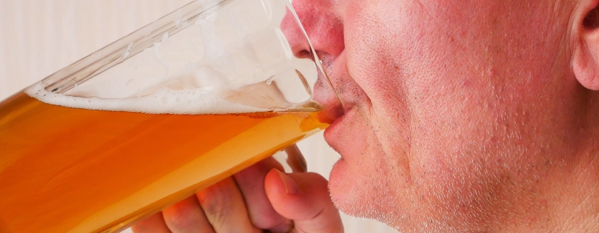 Beer and liquor show more oral bacteria links than wine in a large US study
