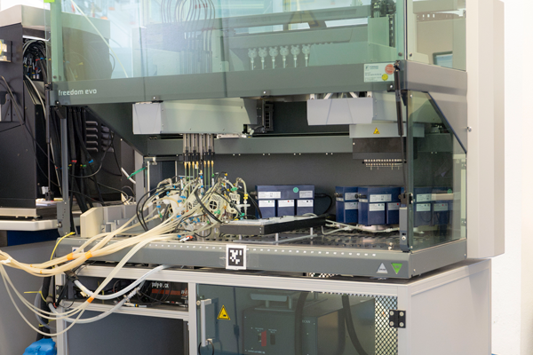 Building an automated platform for bioprocess development and downstream analytics with the BioXplorer 100