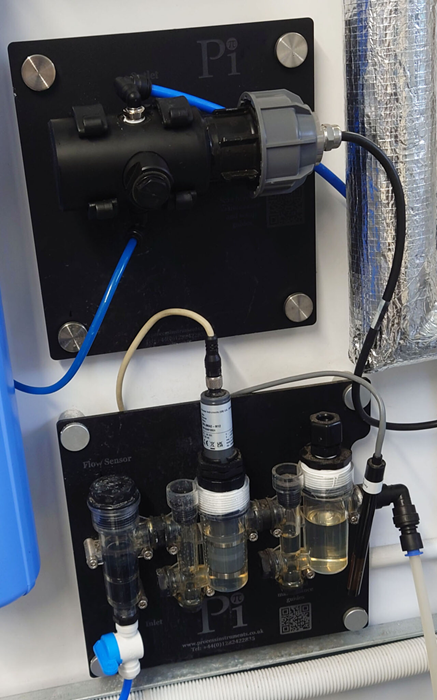 Water quality monitoring for renal dialysis