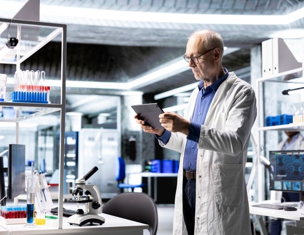 Advancing biological imaging with submicron IR