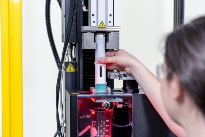 Testing large volume drug delivery systems