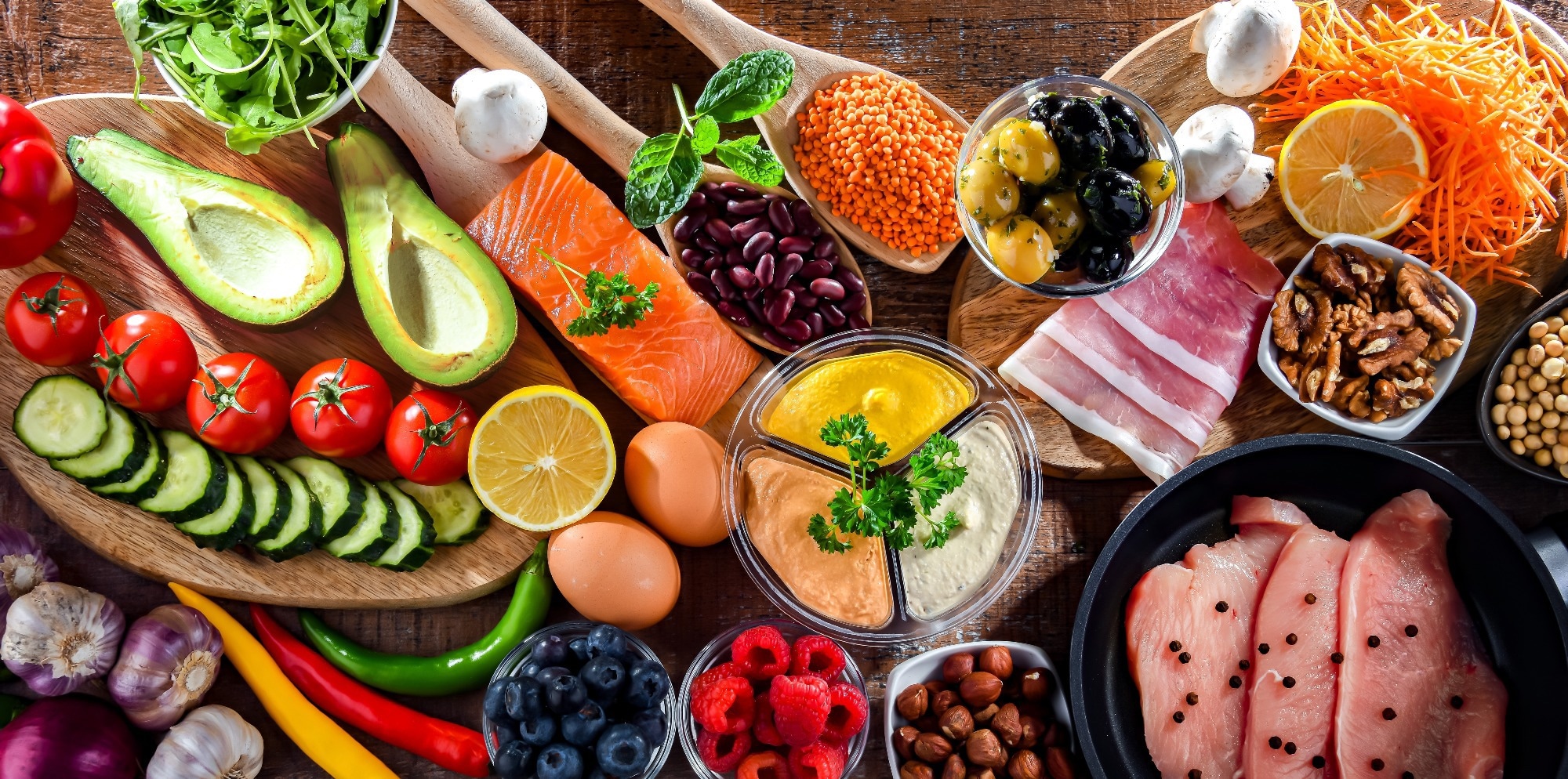 Ingredients of healthy diet that maintains or improves overall health status