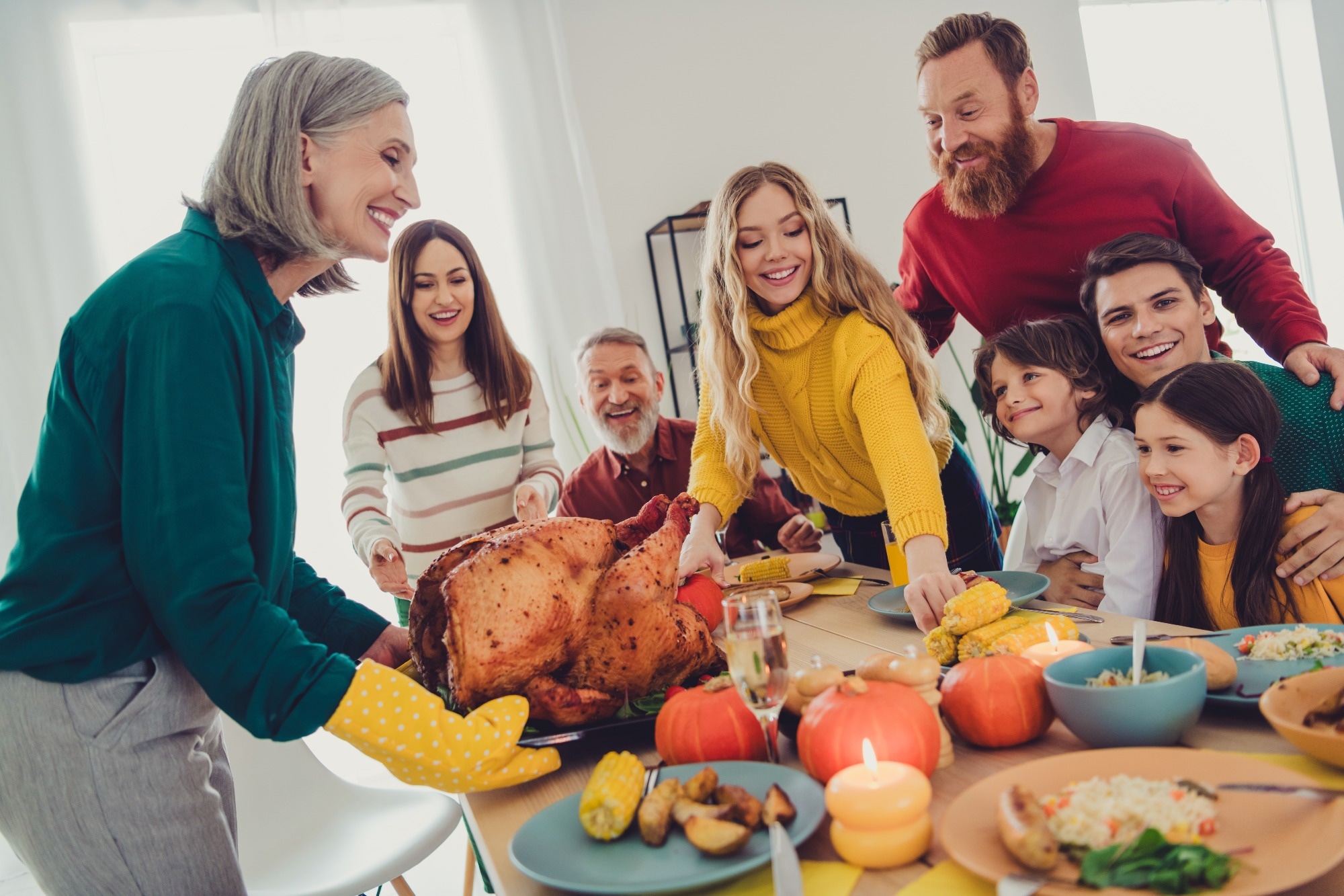 Study: Family Dinner Quality and Adolescent Substance Use: Moderation by Adverse Childhood Experiences. Image Credit: Roman Samborskyi / Shutterstock