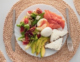 Big breakfast study reveals protein curbs appetite but fiber delivers stronger gut microbiome benefits