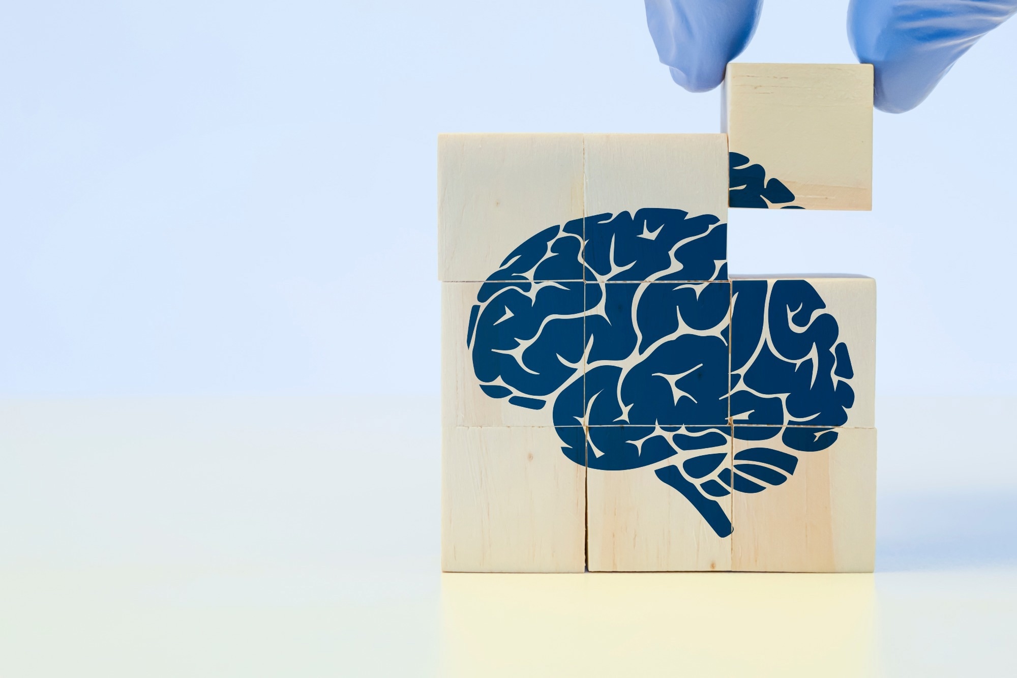 Study: Predicting onset of symptomatic Alzheimerʼs disease with plasma p-tau217 clocks. Image Credit: Antonio Marca / Shutterstock