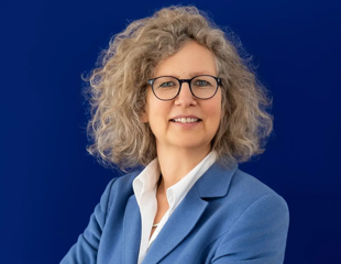 Alexandra Knauer receives the Pittcon Heritage Award