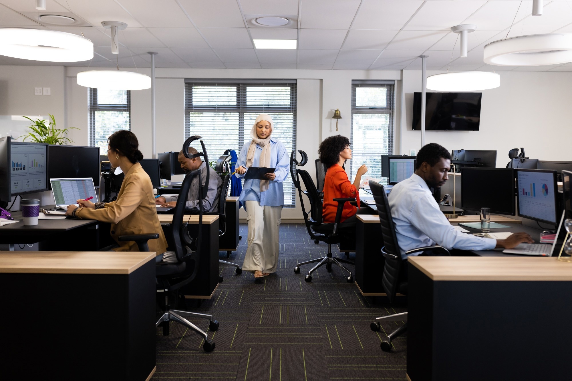 Open-plan Office Layouts Linked To Higher Bullying Risk