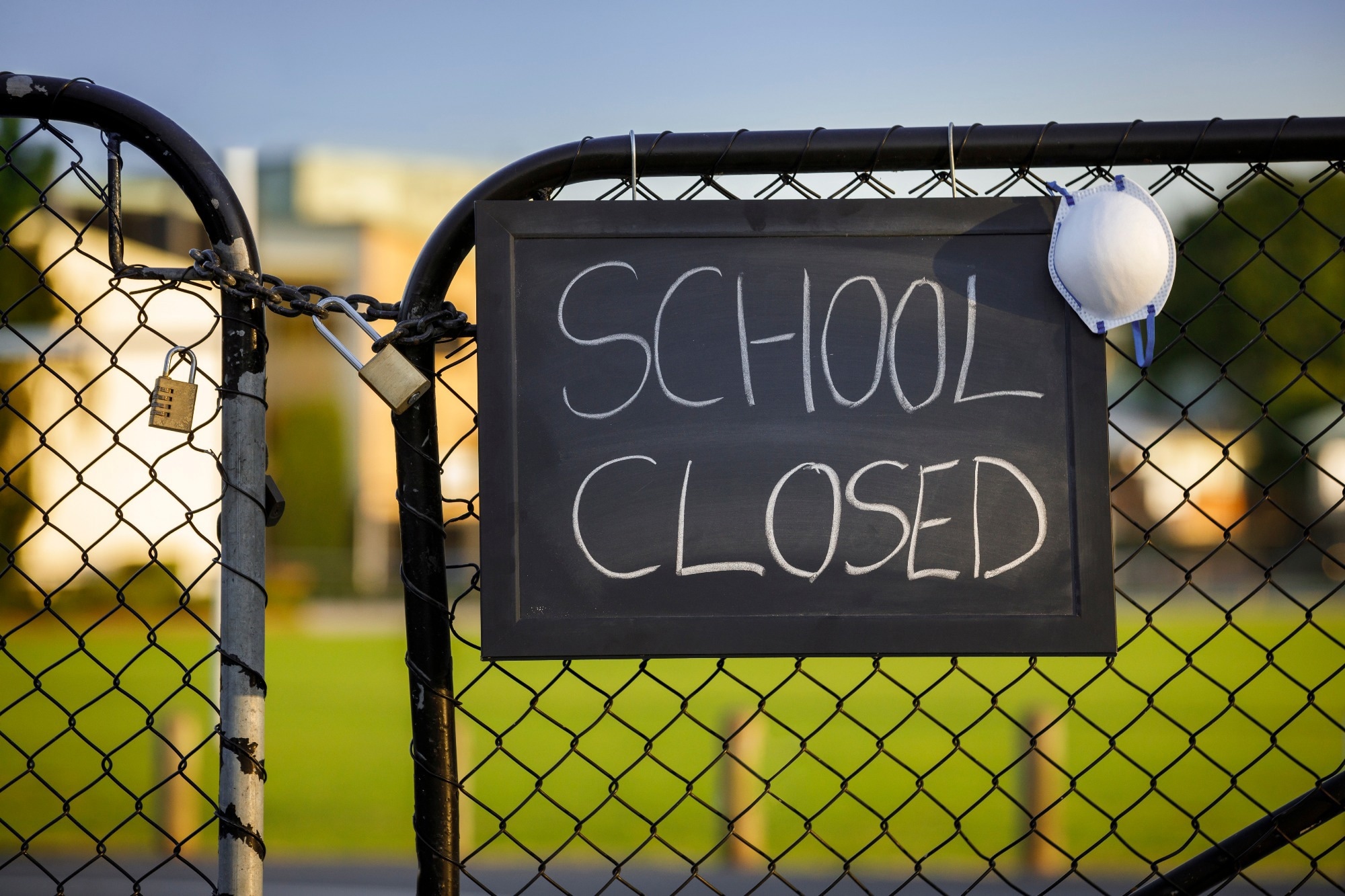 Study: COVID-19 school closures, learning losses and intergenerational mobility. Image Credit: Zorro Stock Images / Shutterstock