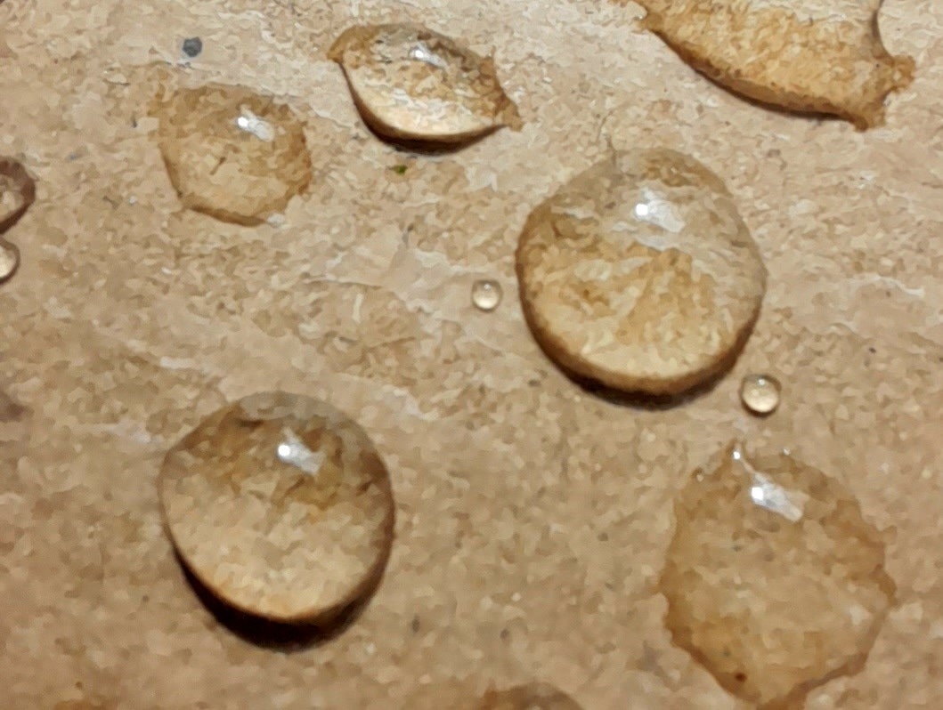 water droplets on pulp fixin materials