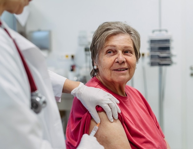 Flu vaccination may cut heart attack and stroke risk after infection