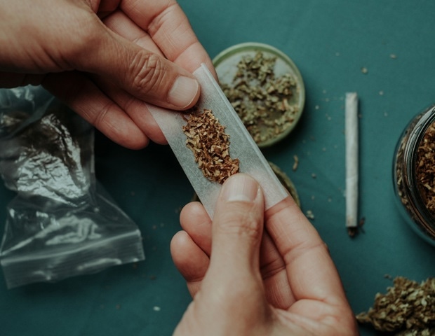 Smoking shrinks key brain regions while cannabis shows weaker effects