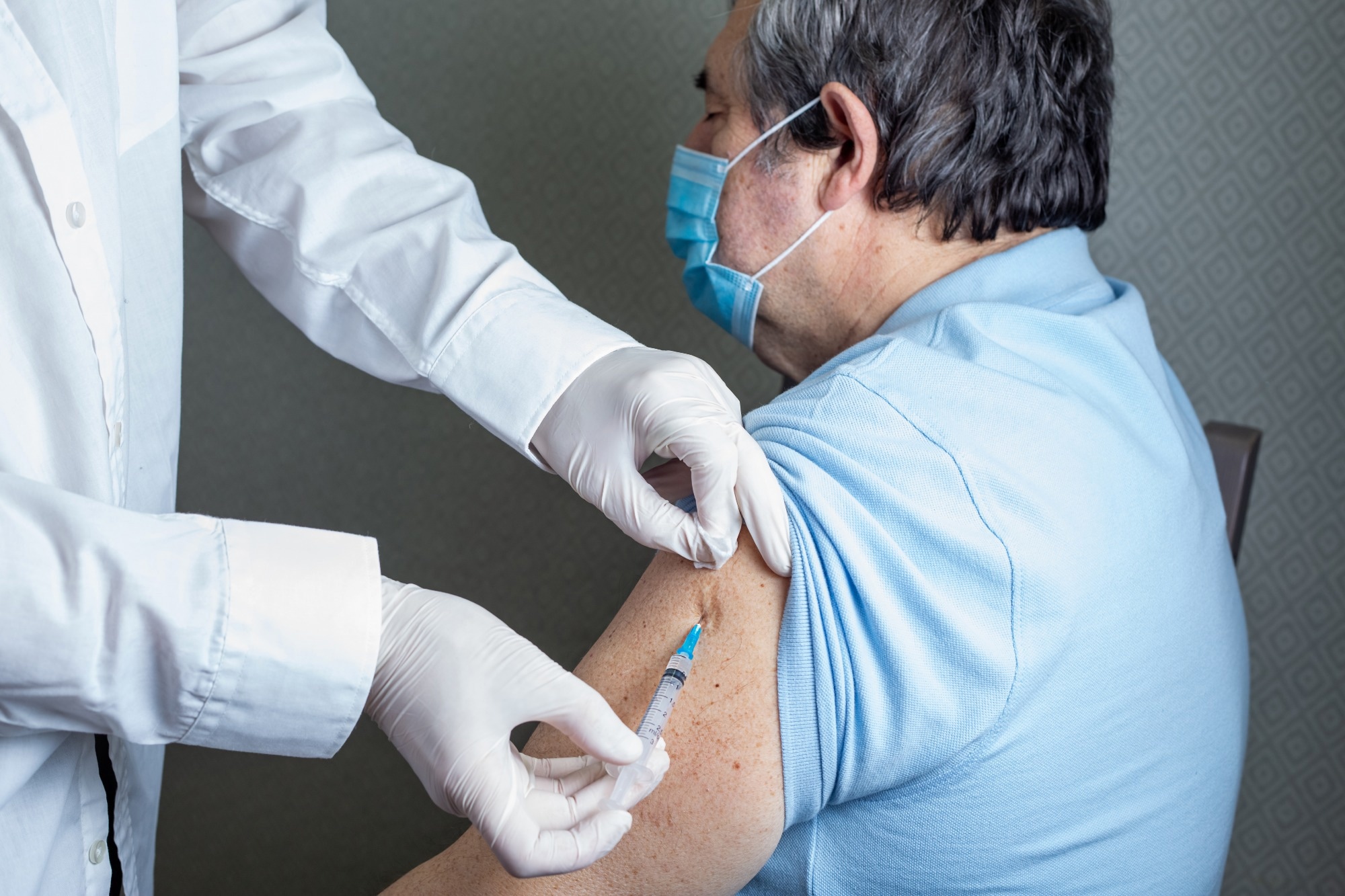 High-dose Flu Vaccine Reduces Alzheimer’s Risk In Older Adults