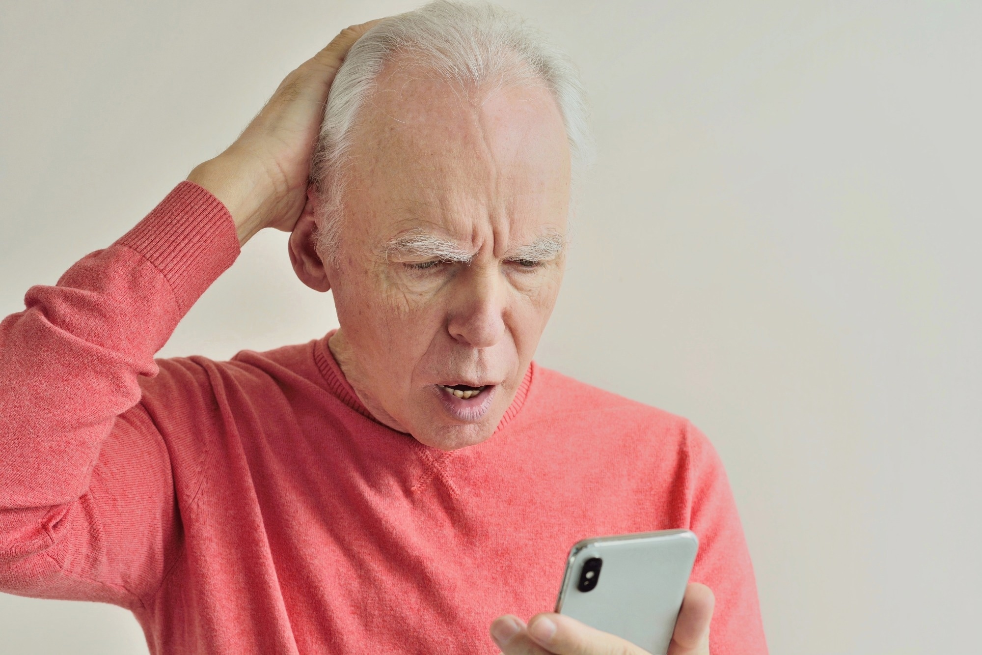 Study: Generative artificial intelligence-driven chatbots and medical misinformation: an accuracy, referencing and readability audit. Image Credit: Bankiras / Shutterstock