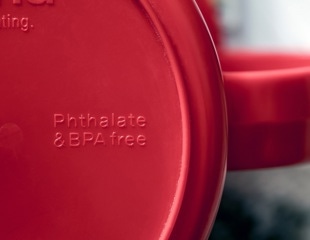 Low-plastic diets cut plastic-linked chemicals in urine within 7 days, study finds