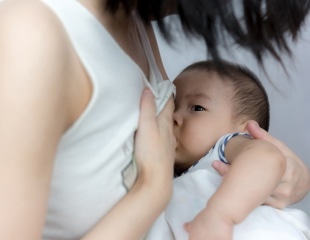 Breastfeeding’s link to teen cognition emerges after researchers account for family background