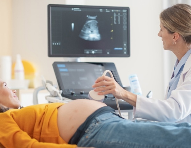 Physician mothers return to work sooner than many Canadian parents, study finds