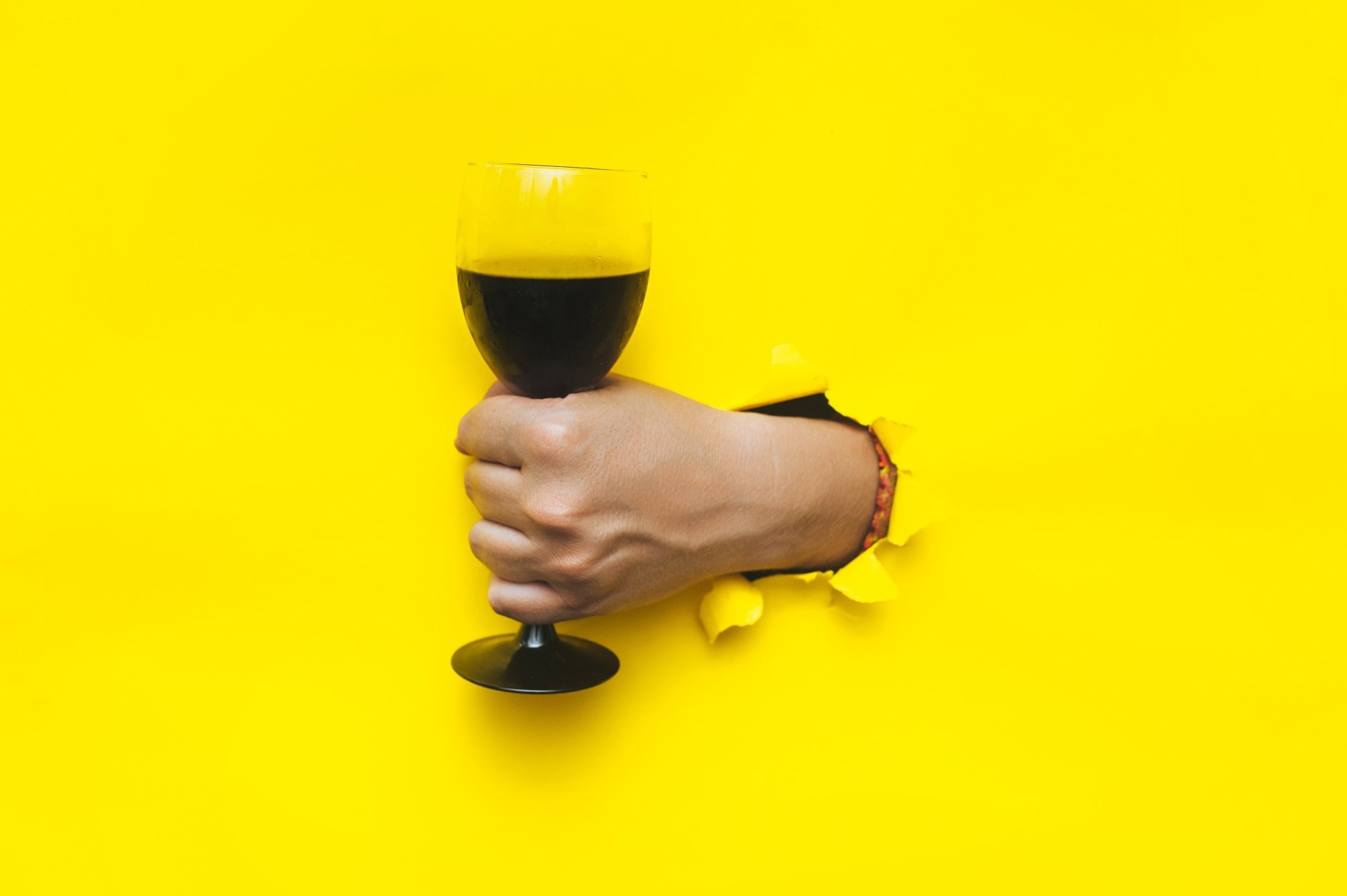 Study: Health effects associated with alcohol consumption: a Burden of Proof study. Image Credit: Shchus / Shutterstock