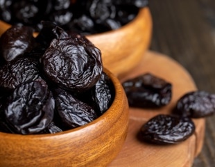 Trial finds prunes do not outperform calcium and vitamin D for male bone density