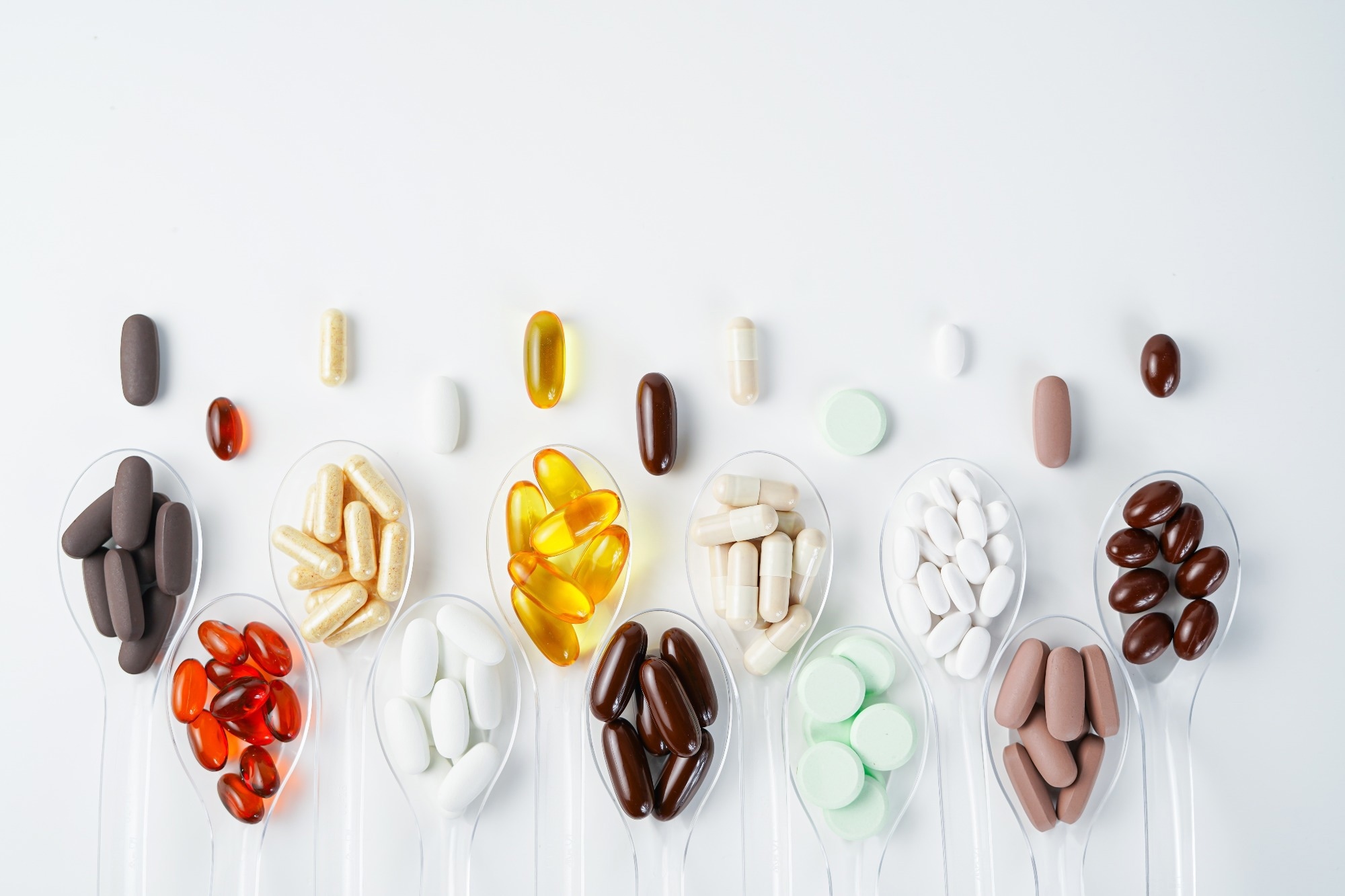 Study: Emerging Patterns in Dietary Supplement Use Among US Adults, 1999-2023. Image Credit: Aria Armoko / Shutterstock