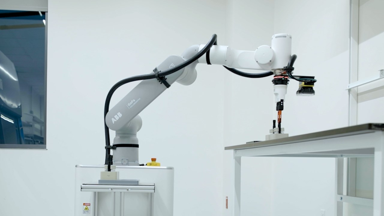 ABB Robotics collaborates with Roche to bring physical AI to laboratories
