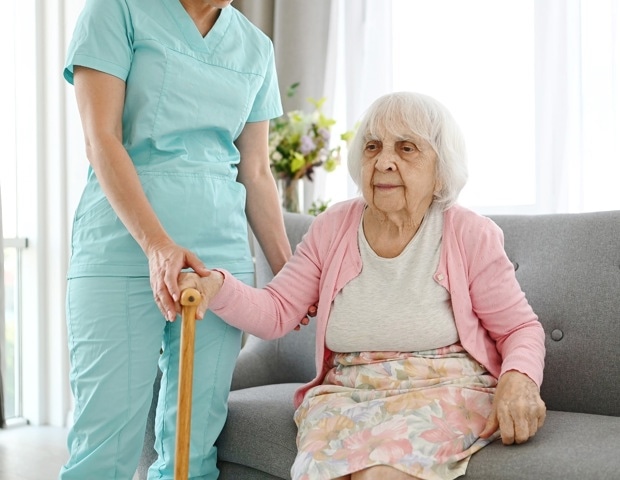 Distinct gut microbiome signatures identify frailty in older women