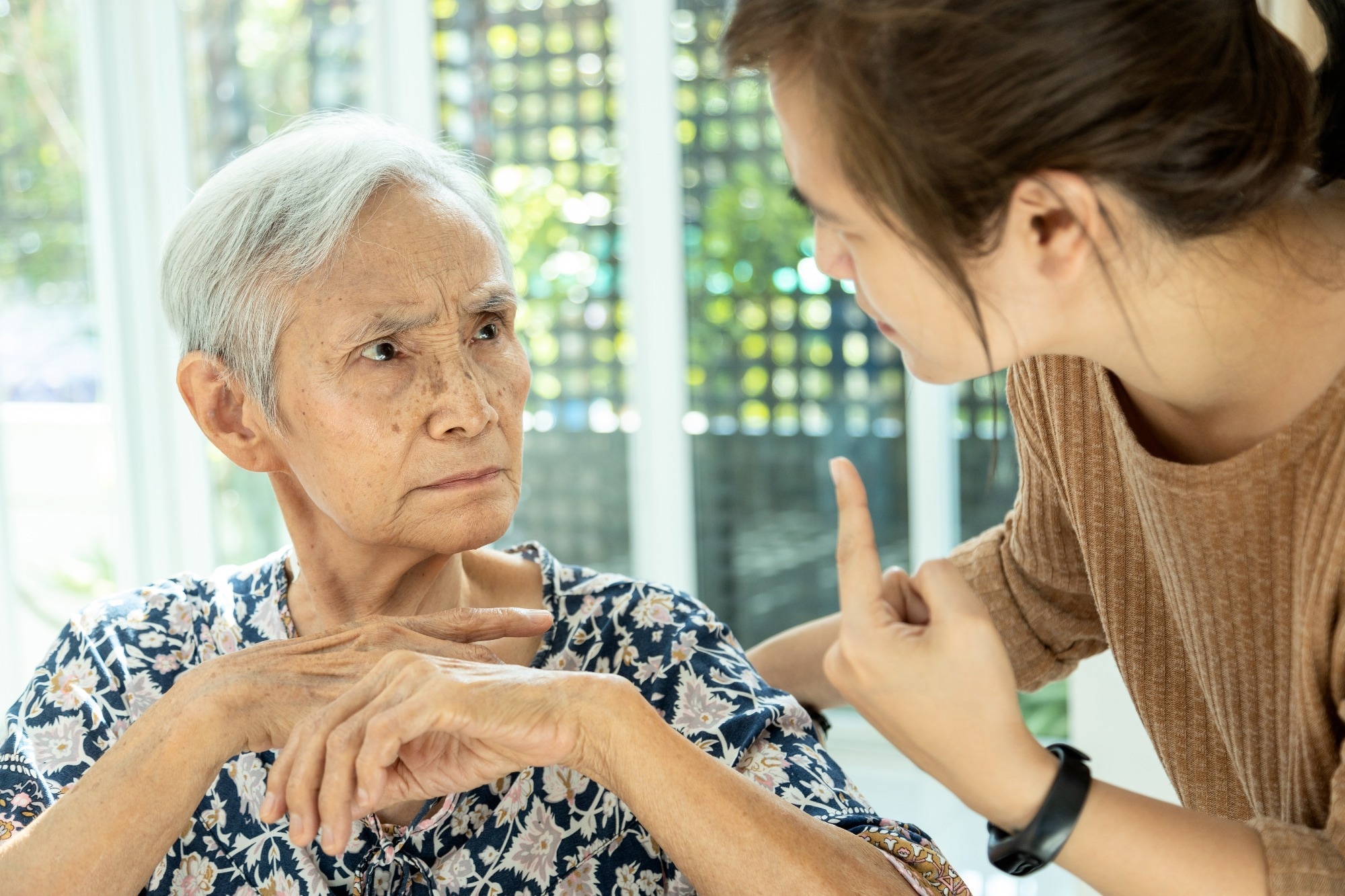 Face recognition declines with age may lie in how your eyes move