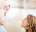 Looking babies in the eyes may help them learn