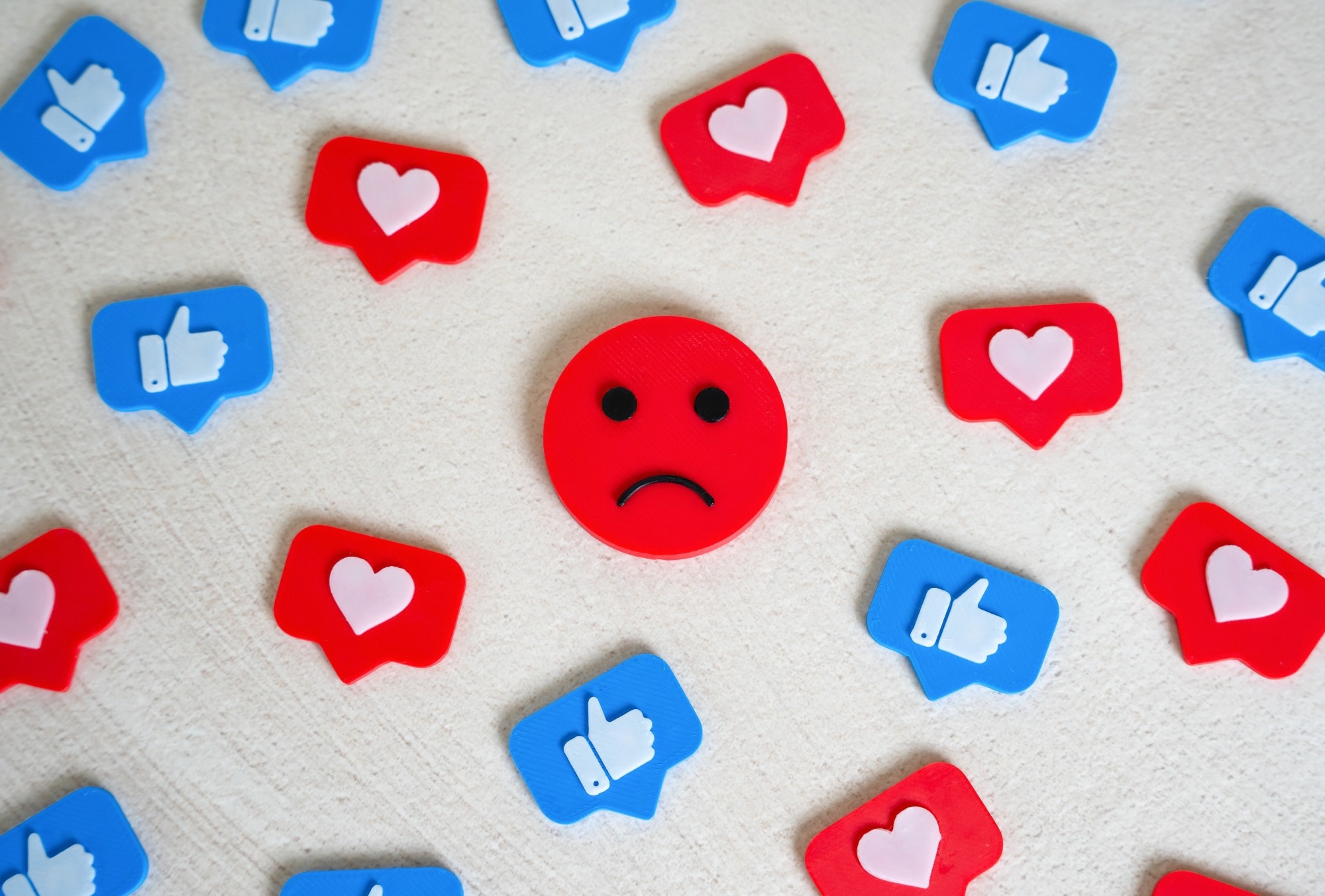 Study: Social media use and depression across 11 years of U.S. adult data. Image Credit: Andrii Yalanskyi