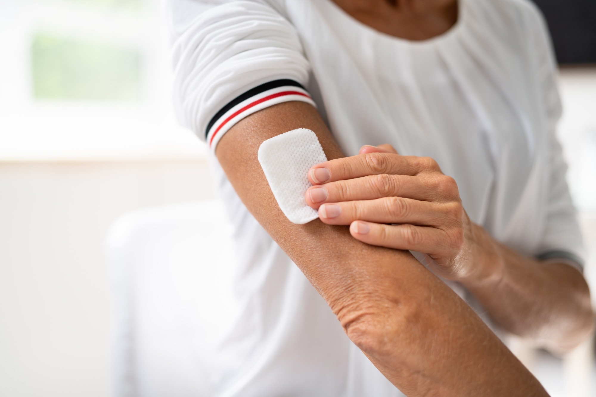 Study: Hormone replacement therapy and dementia risk among postmenopausal women: Identifying responsive subgroups in the UK Biobank. Image Credit: Andrey_Popov / Shutterstock