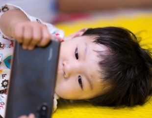 What does more screen time mean for how children see and focus?