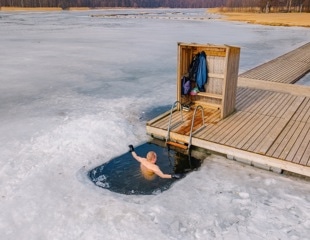 Cold plunges may boost your mood, but the evidence is still on thin ice