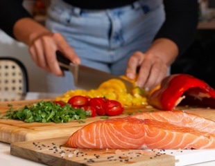 Could the Mediterranean diet protect the brain through the gut?