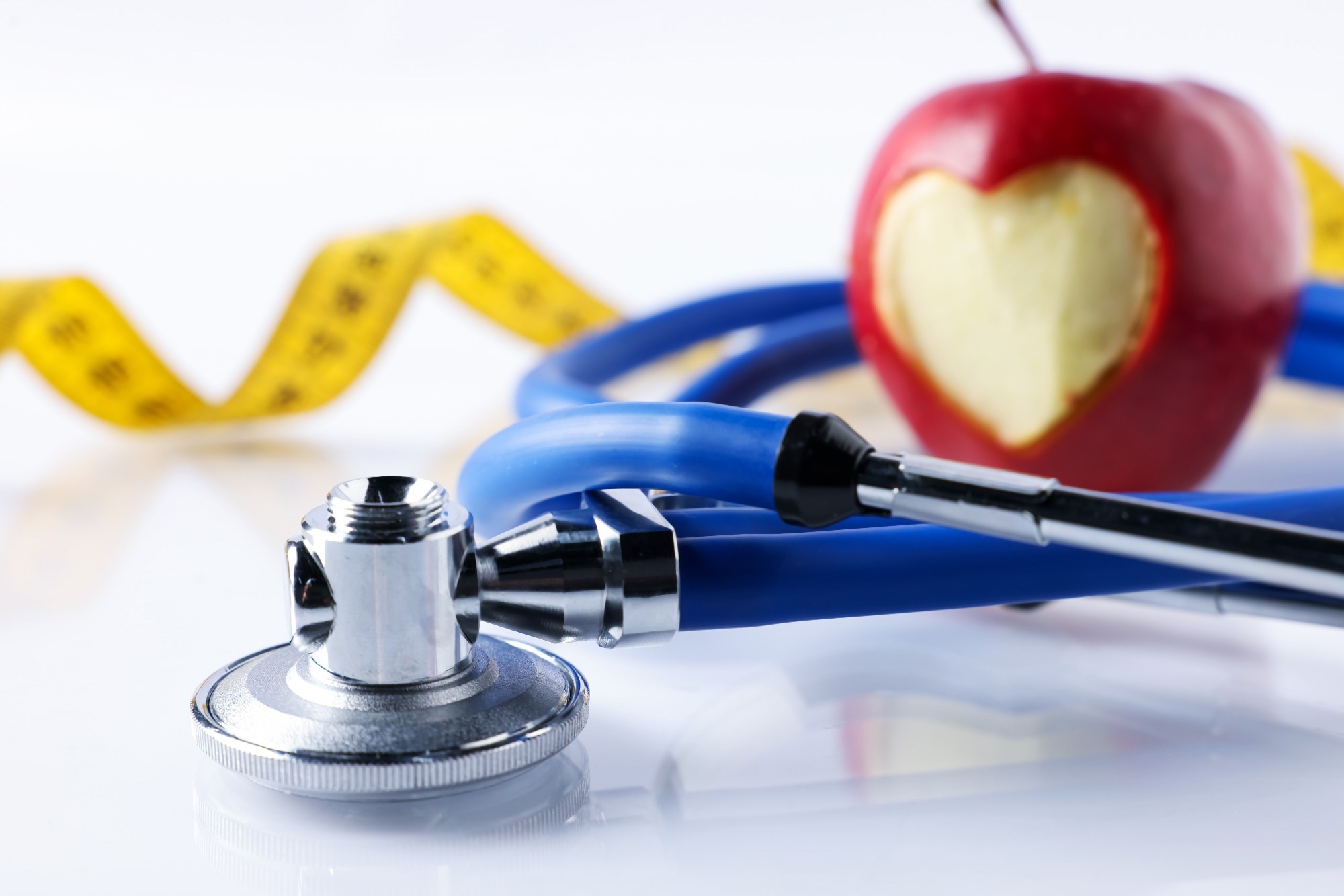 Study: Examining the Differences in Frequency of Whole Fruit or 100% Fruit Juice Intake among United States Adults With and Without Cardiovascular Disease Risk Factors: Analysis of 2019 Behavioral Risk Factor Surveillance System Data. Image Credit: New Africa / Shutterstock