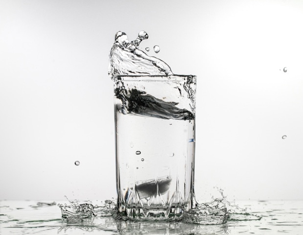 Diet drinks showed no clear weight-loss edge over water after two years