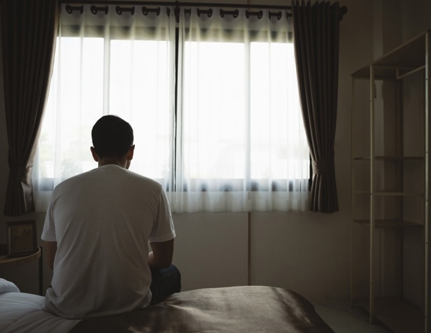 A nine-year study reveals a pattern linking loneliness to heart risk
