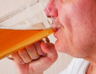 Beer and liquor show more oral bacteria links than wine in a large US study