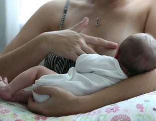 Newborn upper lip frenulum unlikely causes breastfeeding difficulties