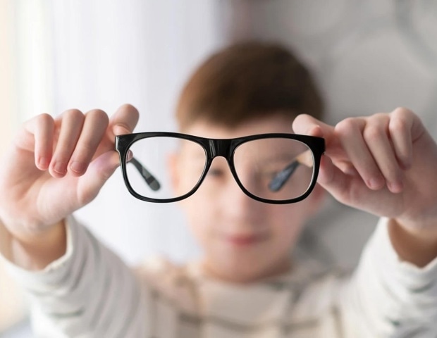 A window into the body – Occuity harnesses Renishaw encoders in life-changing optical health screening devices